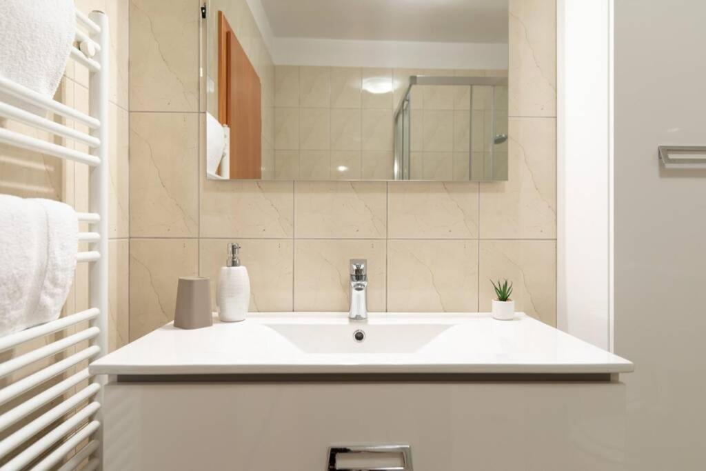 Apartments Doris, Krk كرك المظهر الخارجي الصورة