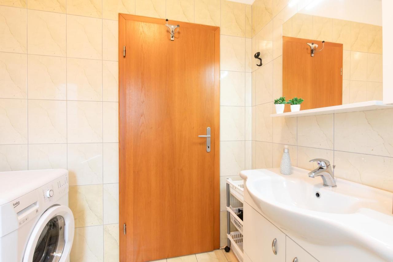 Apartments Doris, Krk كرك المظهر الخارجي الصورة