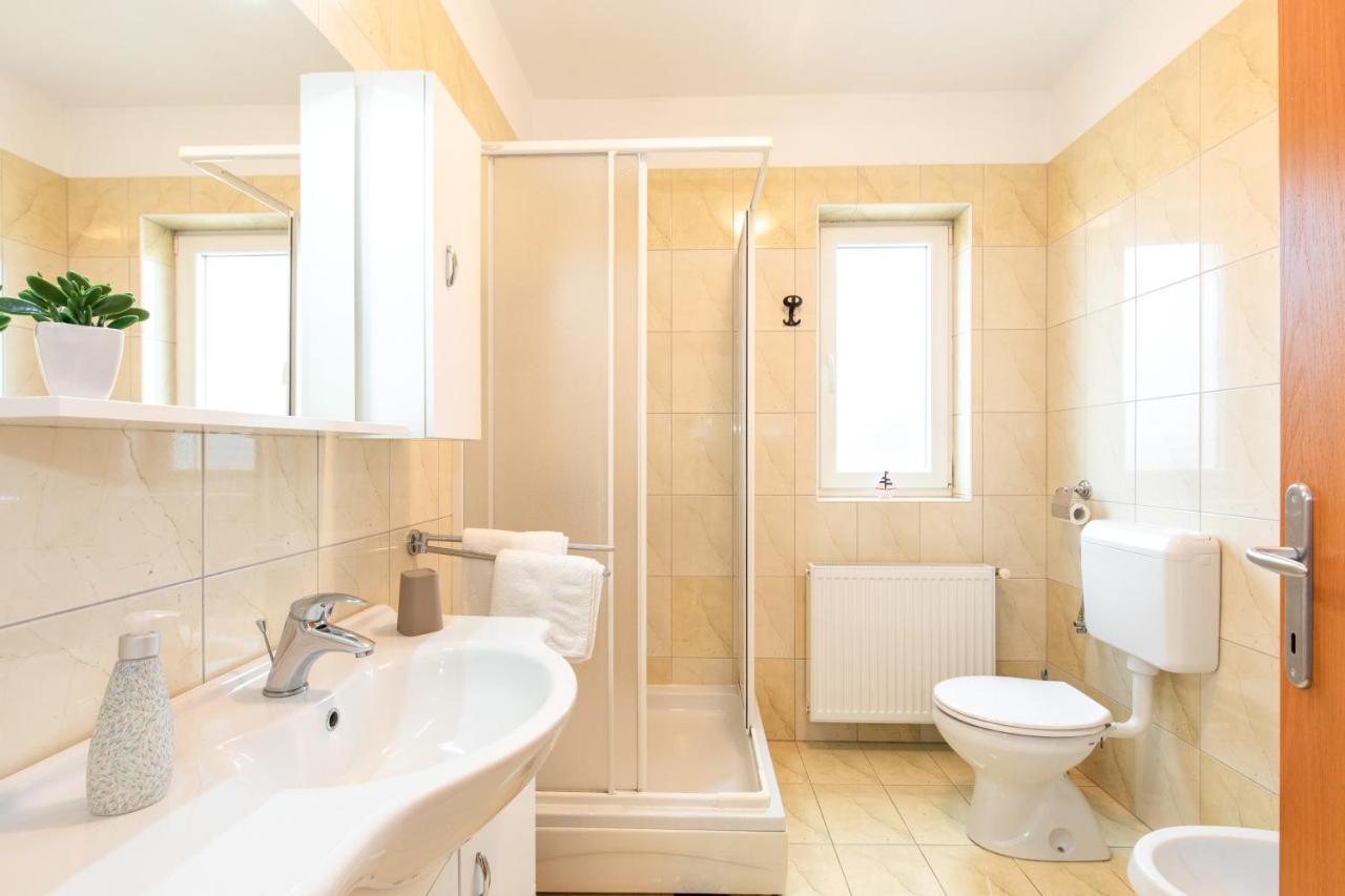 Apartments Doris, Krk كرك المظهر الخارجي الصورة