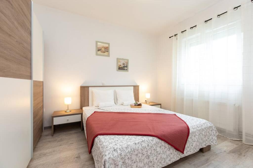 Apartments Doris, Krk كرك المظهر الخارجي الصورة