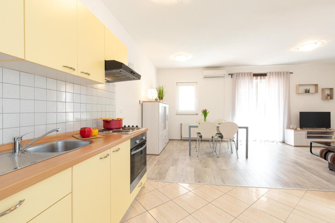 Apartments Doris, Krk كرك المظهر الخارجي الصورة