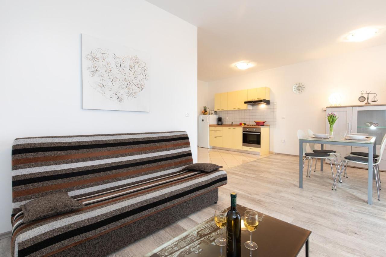 Apartments Doris, Krk كرك المظهر الخارجي الصورة