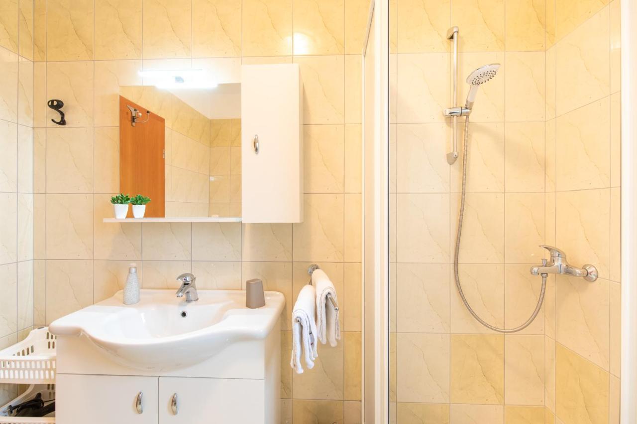 Apartments Doris, Krk كرك المظهر الخارجي الصورة